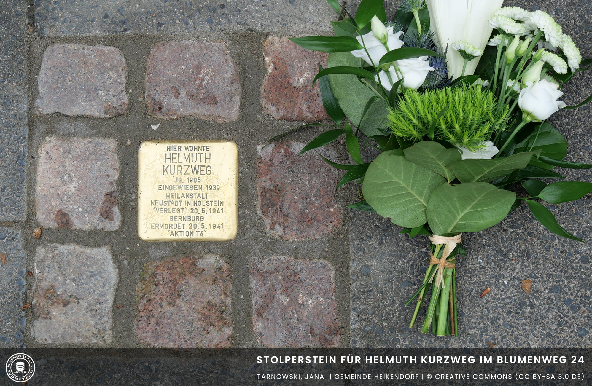 Stolperstein-für-Helmuth-Kurzweg-im-Blumenweg-24