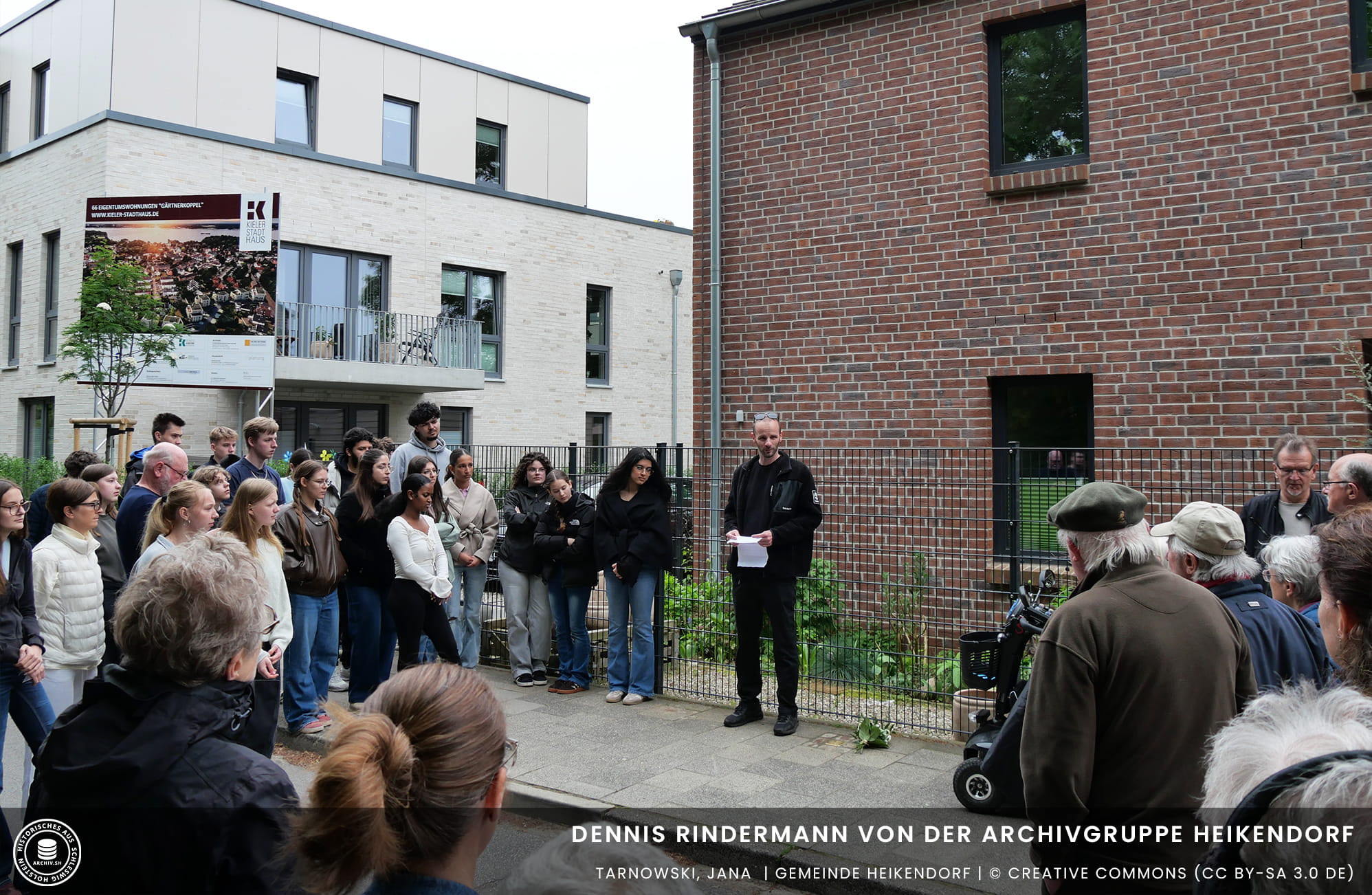 Stolpersteinverlegung-Dennis-Rindermann-von-der-Archivgruppe-Heikendorf