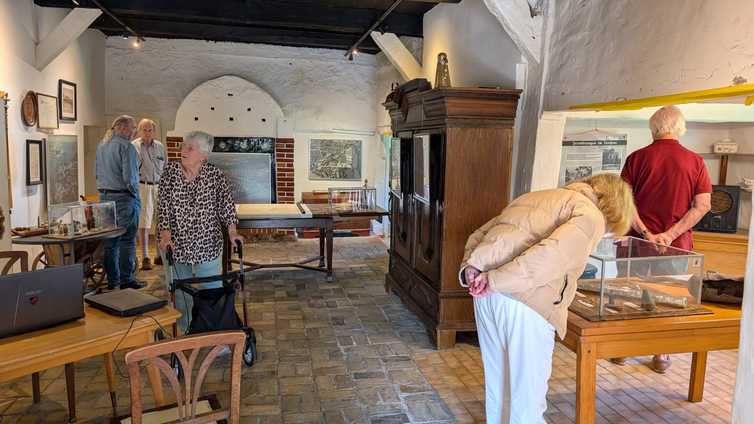 Ausstellung-Archivgruppe-im-Behrendhaus-2026-124909635